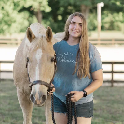 Kara Vandeford — Working Student at Horses and Hope